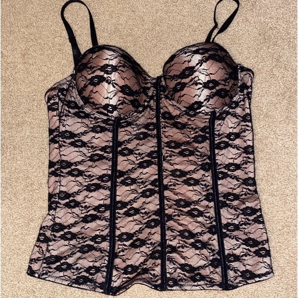 Black Lace Corset - Picture 1 of 3